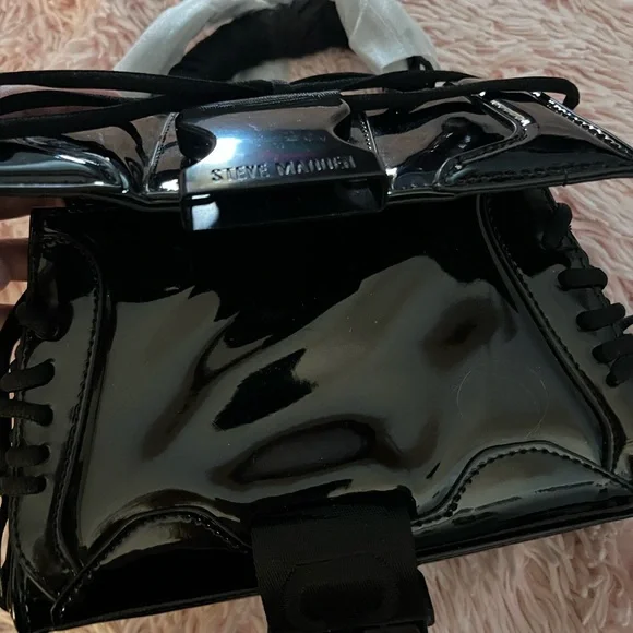Steve Madden Glossy Black
Steve Madden Diego shoulder bag with top handle - Picture 3 of 12